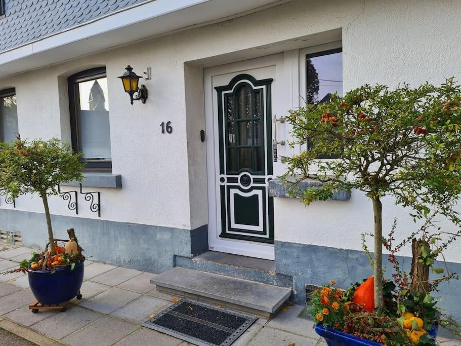 Haus Paesch Nahe See Mit Beheiztem Whirlpool/Sauna Butgenbach Buitenkant foto
