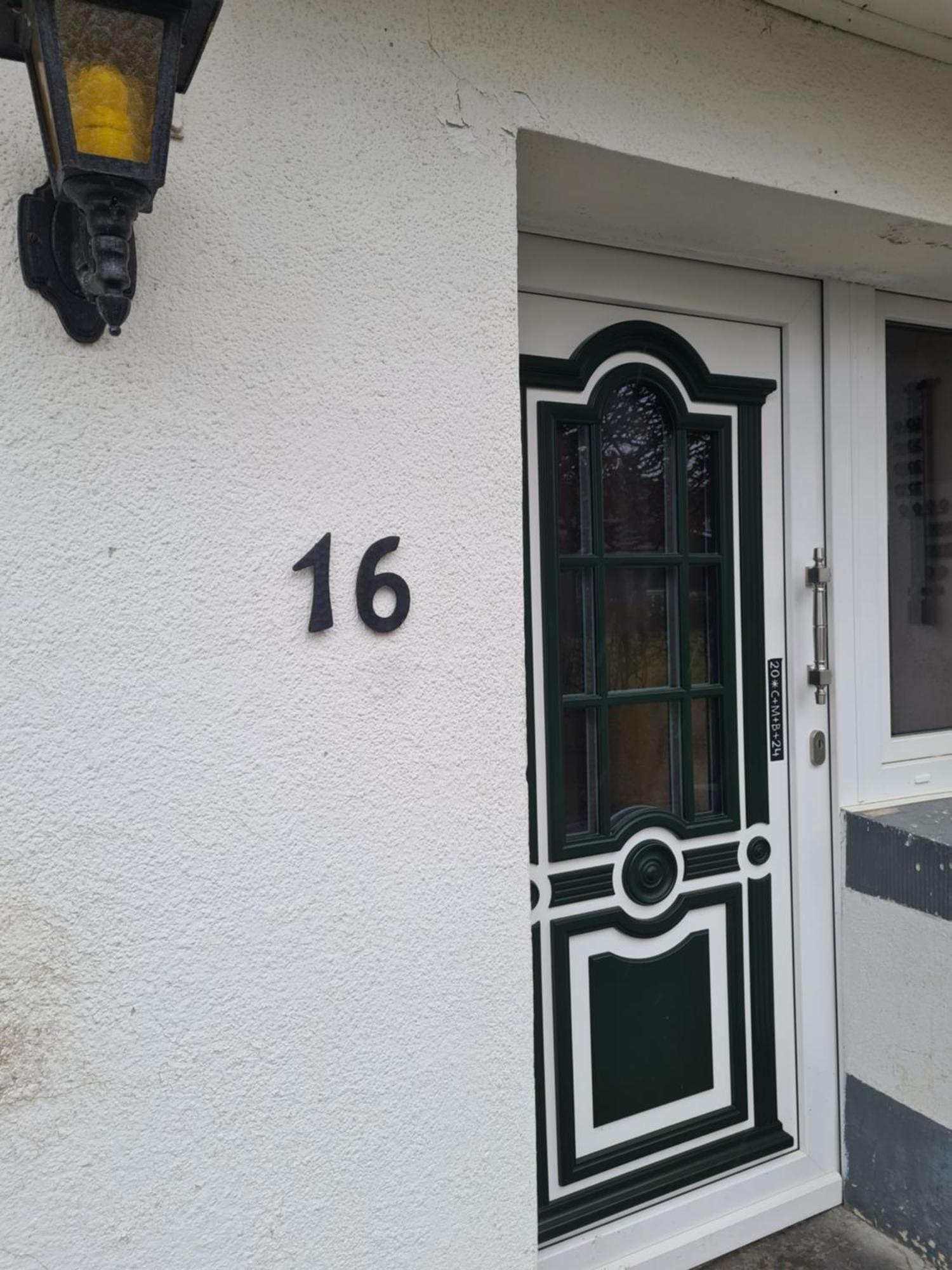 Haus Paesch Nahe See Mit Beheiztem Whirlpool/Sauna Butgenbach Buitenkant foto
