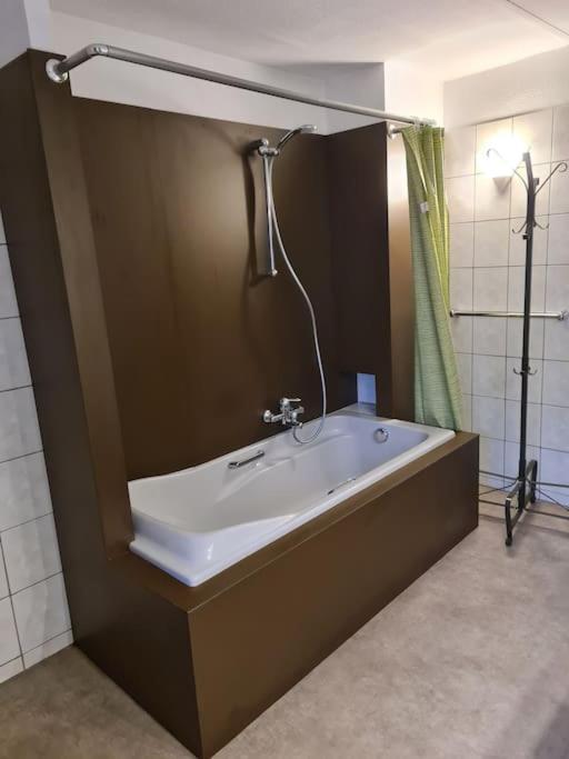 Haus Paesch Nahe See Mit Beheiztem Whirlpool/Sauna Butgenbach Buitenkant foto