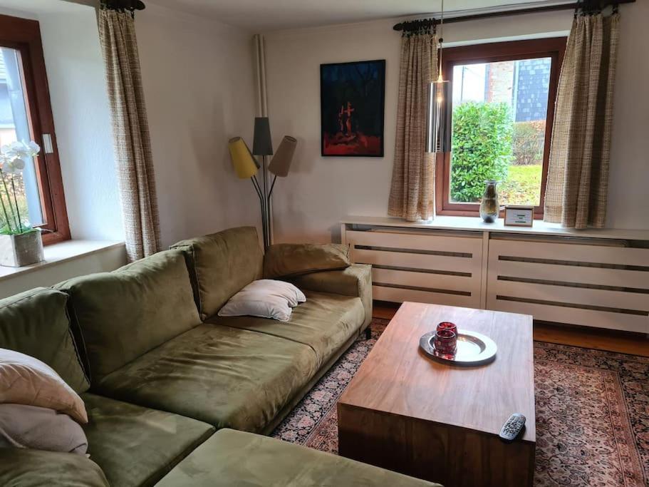 Haus Paesch Nahe See Mit Beheiztem Whirlpool/Sauna Butgenbach Buitenkant foto