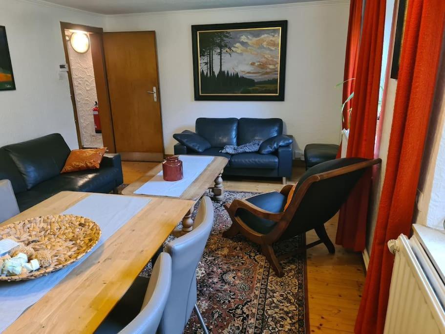 Haus Paesch Nahe See Mit Beheiztem Whirlpool/Sauna Butgenbach Buitenkant foto